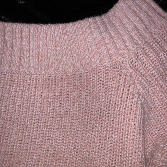 Hollister crop top pink sweater - Picture 2 of 6